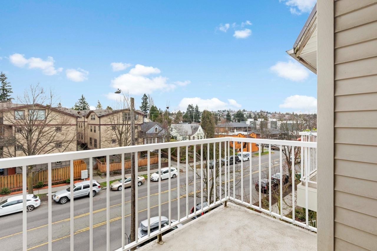 Monterey Apartments - Photo 3 of 5