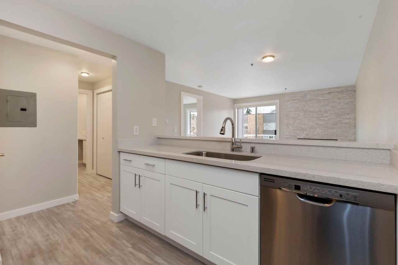 Monterey Apartments - Photo 5 of 5