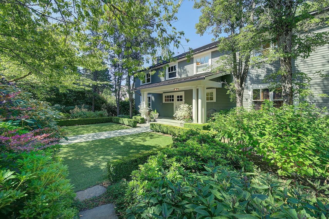 1645 Rambling Ln - Photo 4 of 40