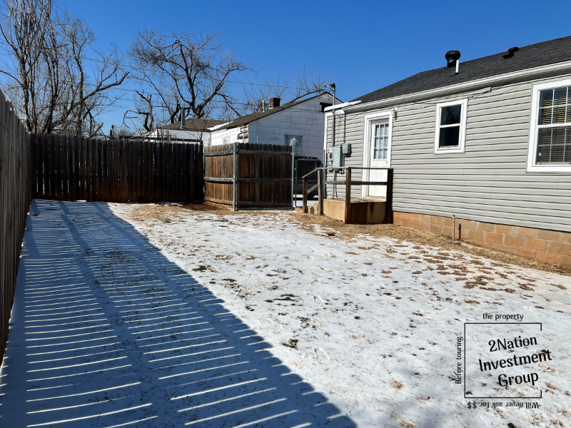 2924 Pioneer St - Photo 3 of 21