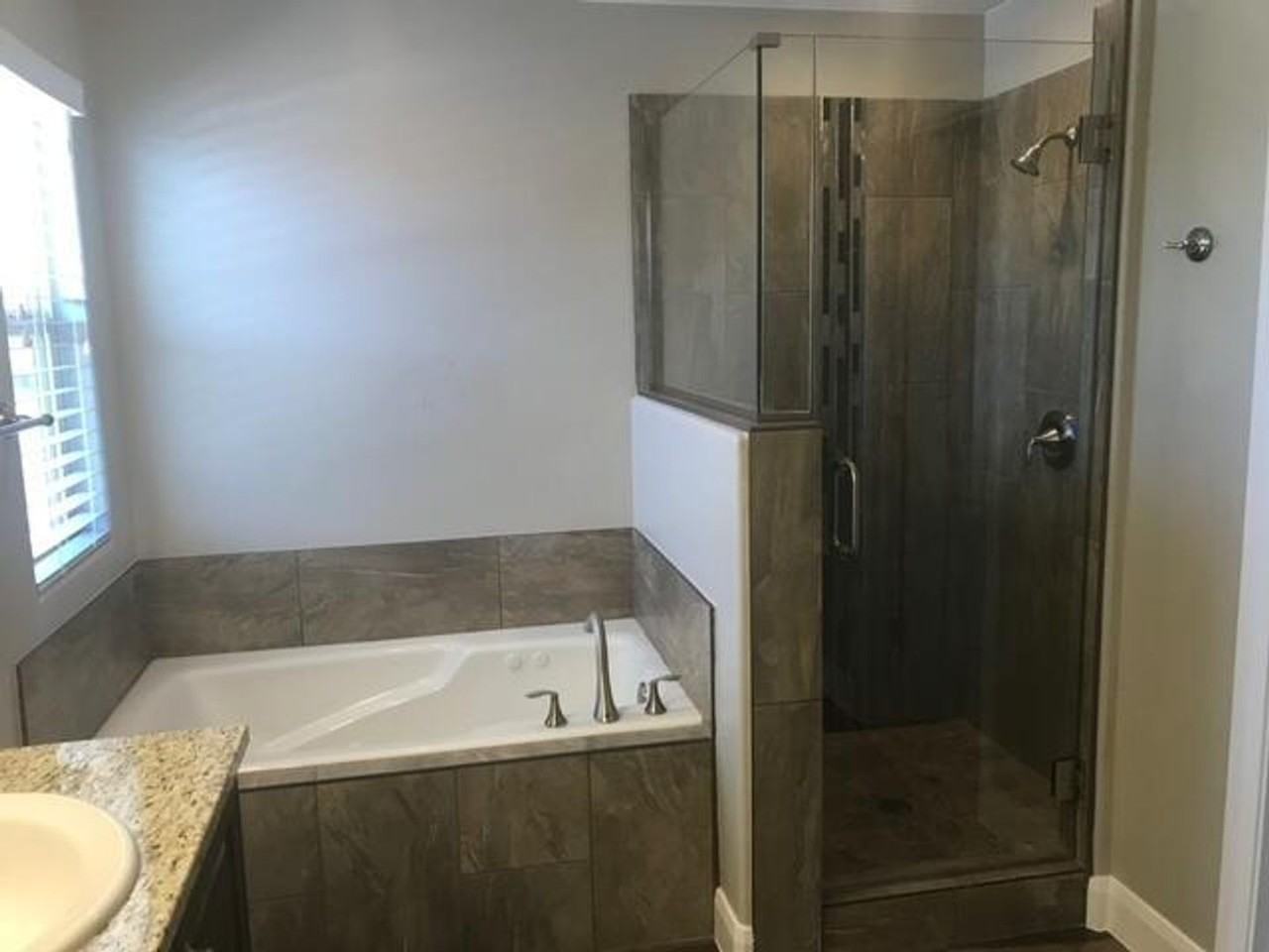 2520 Blackhawk Dr #75 - Photo 3 of 12