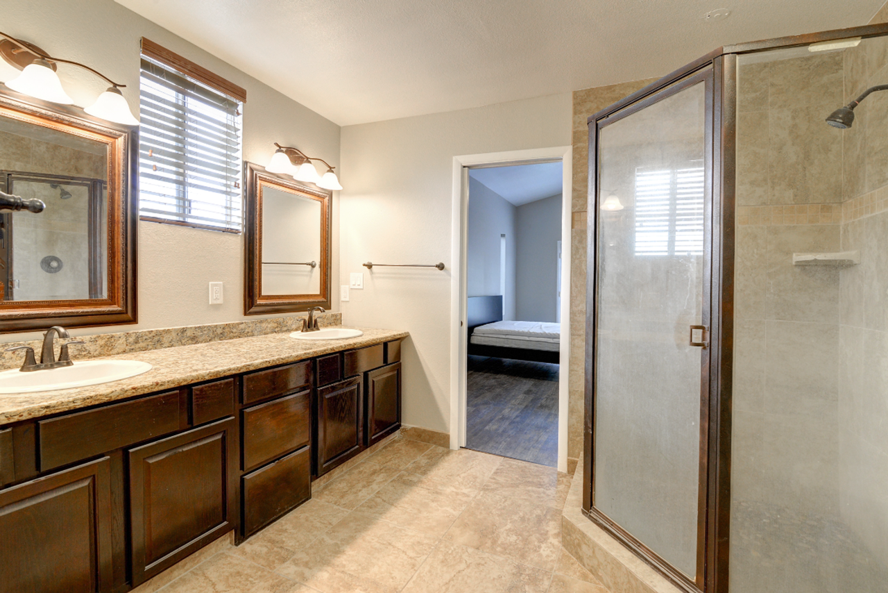 519 W 13th St - Photo 6 of 16