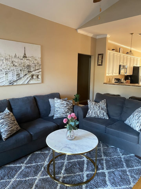 213 Windsor Trace Dr - Photo 2 of 18