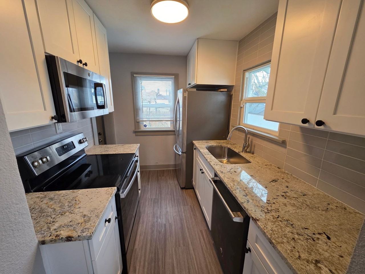 202 E Liberty Ave - Photo 5 of 16