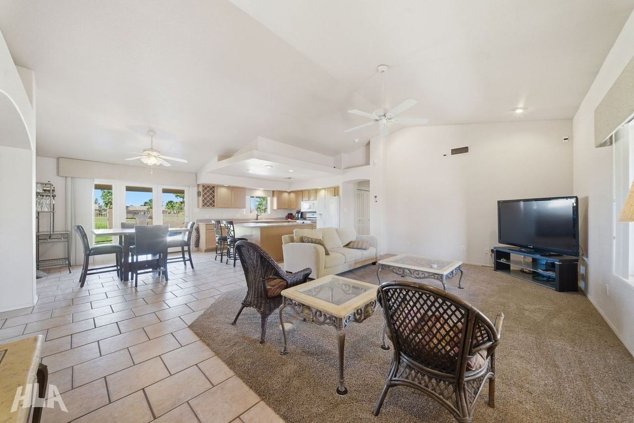 10390 S Fairway Dr - Photo 3 of 25