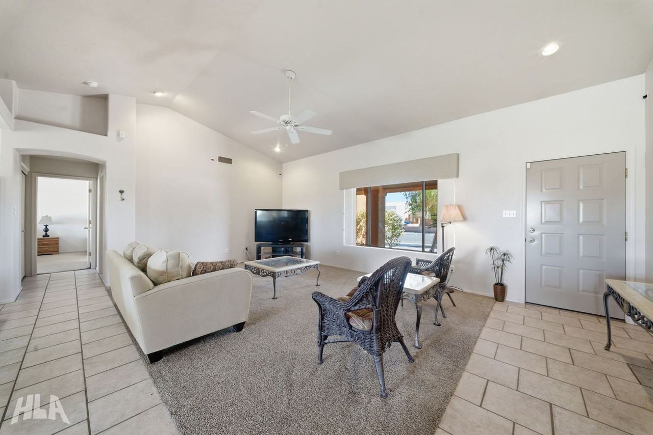 10390 S Fairway Dr - Photo 5 of 25