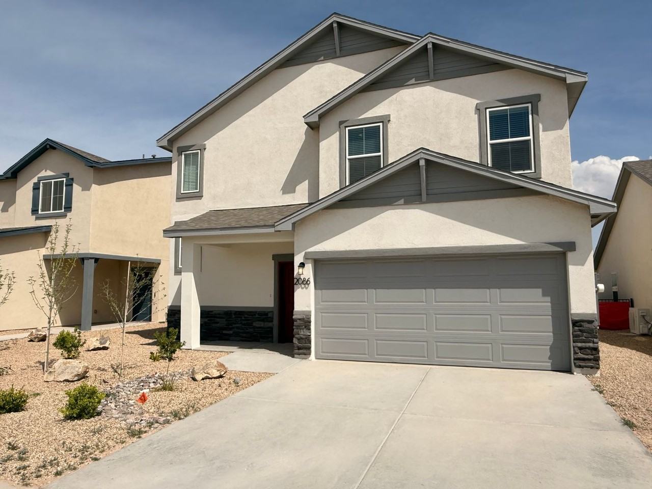 2086 Meteor Dr - Photo 2 of 20