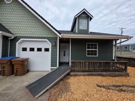 featured image of 999 Ne Broadway St