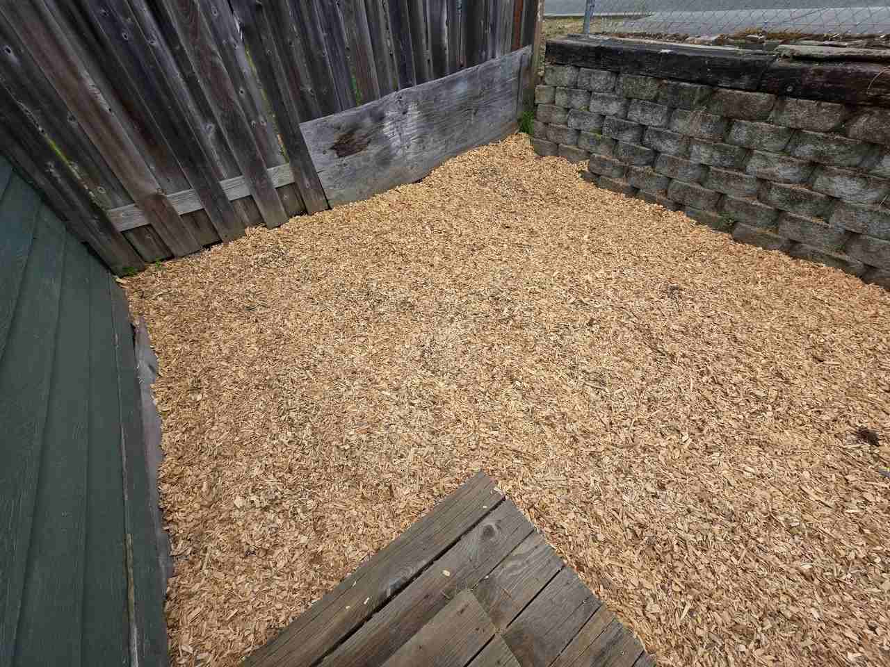 999 Ne Broadway St - Photo 4 of 25