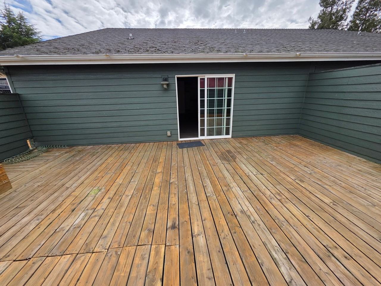 999 Ne Broadway St - Photo 5 of 25