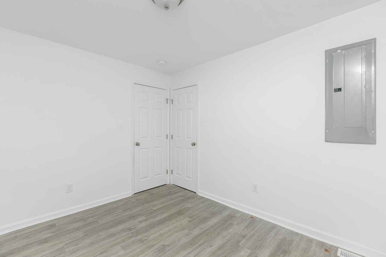 67 Hobson St - Photo 5 of 24