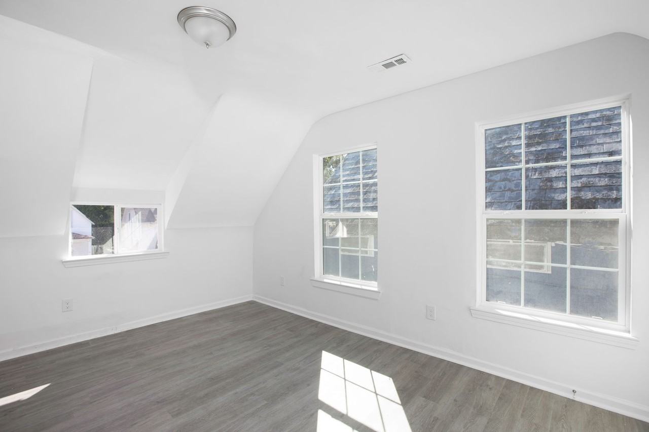 67 Hobson St - Photo 6 of 24