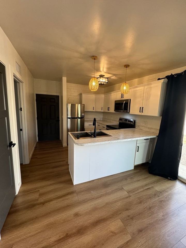 205 W 25th St - Photo 7 of 16