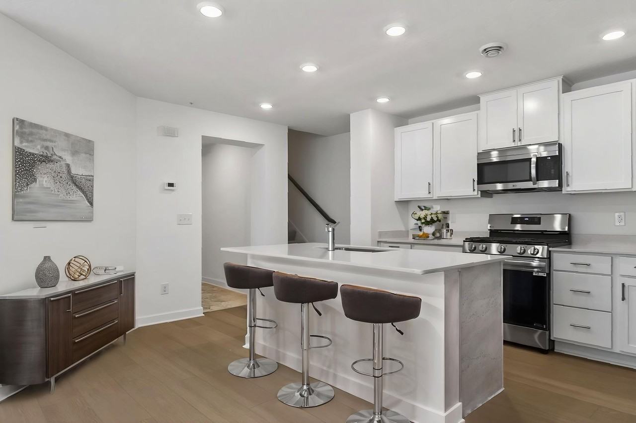 14990 Adare Way - Photo 2 of 25