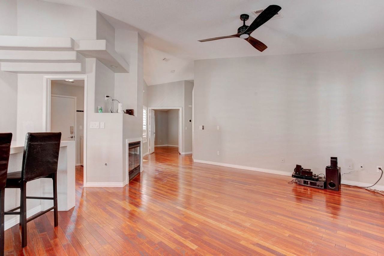 5729 Janell Dr - Photo 5 of 33