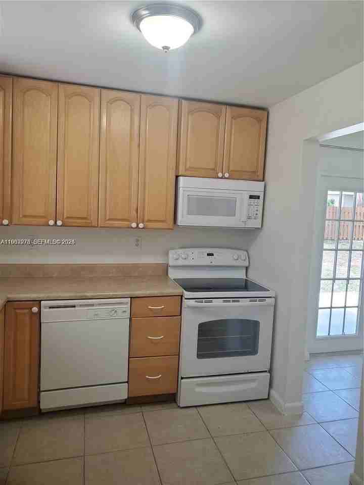 831 Sw 14th Ct