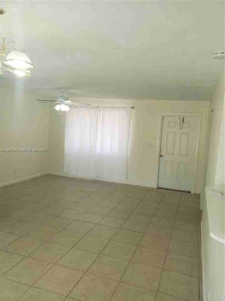 831 Sw 14th Ct - Photo 6 of 15