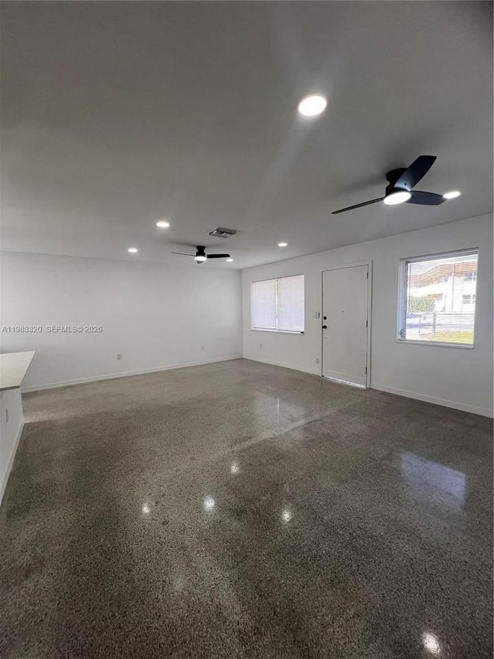 3820 Sw 16th St - Photo 3 of 16