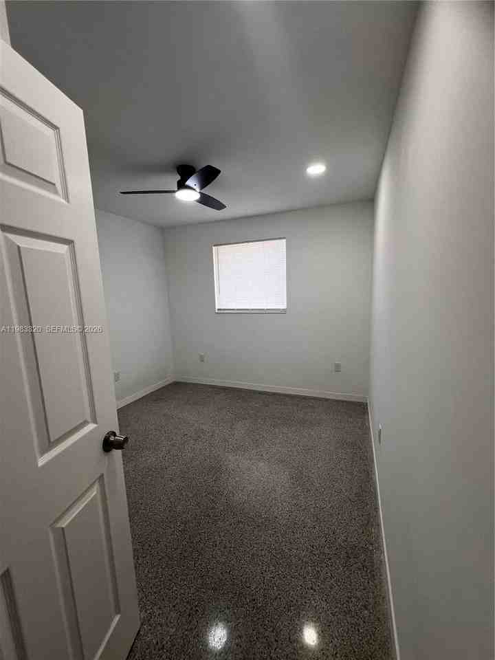 3820 Sw 16th St - Photo 7 of 16