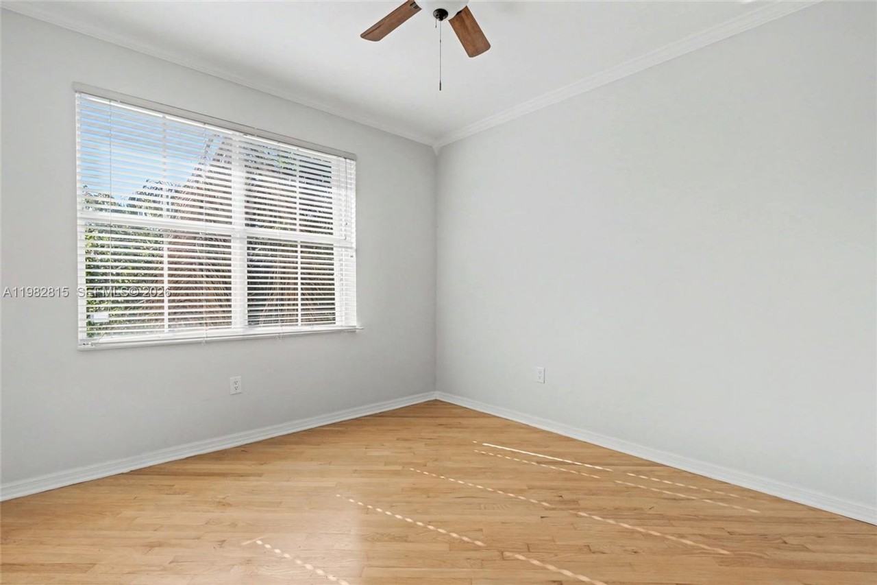 1560 Seagrape Way - Photo 7 of 16