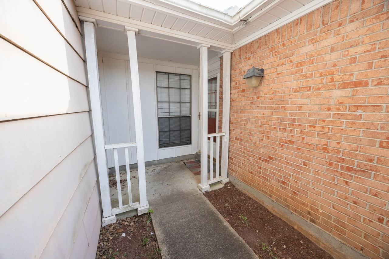 4732 Retreat Rd - Photo 2 of 11