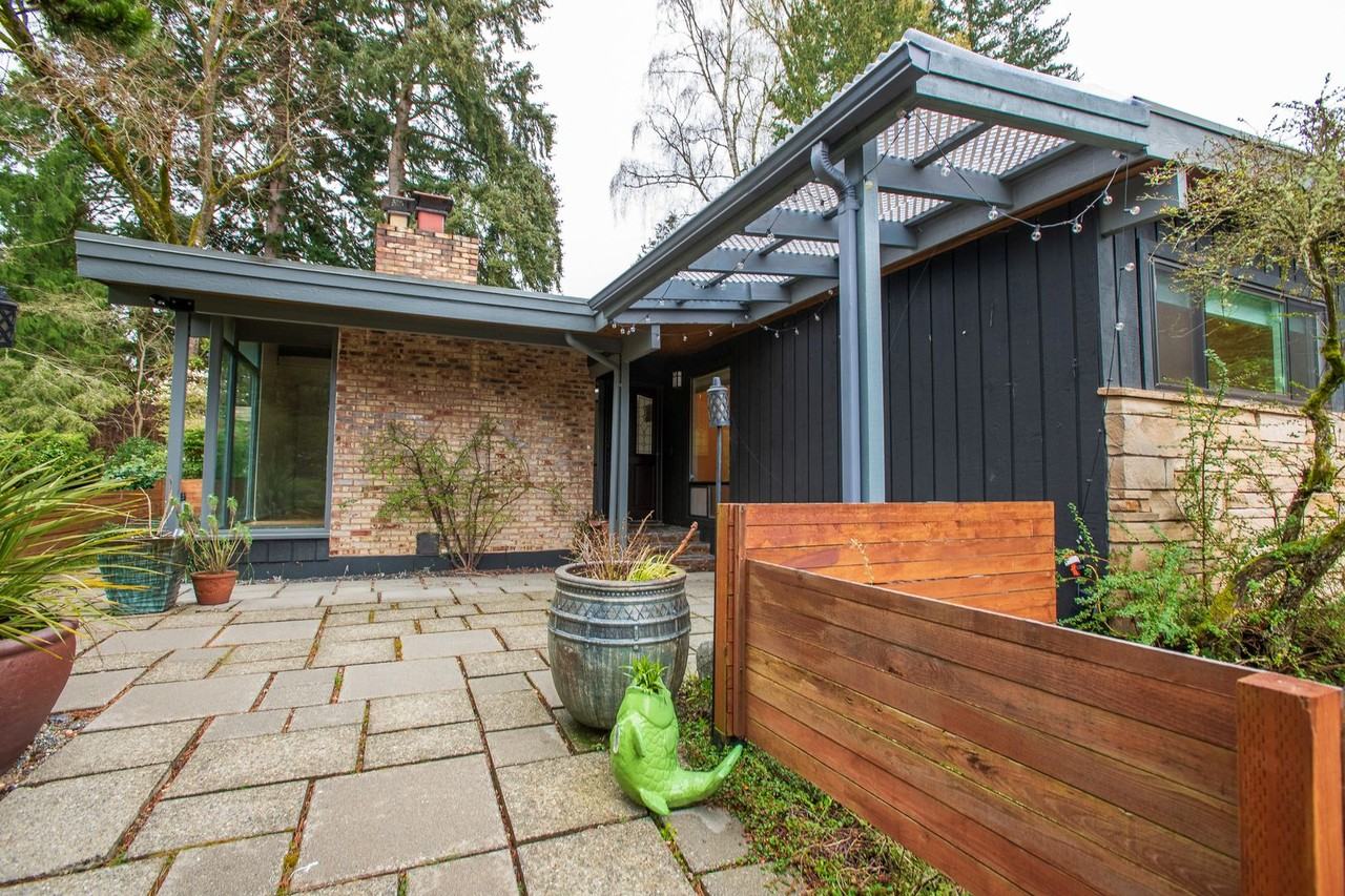 3642 39th Ave W - Photo 4 of 50