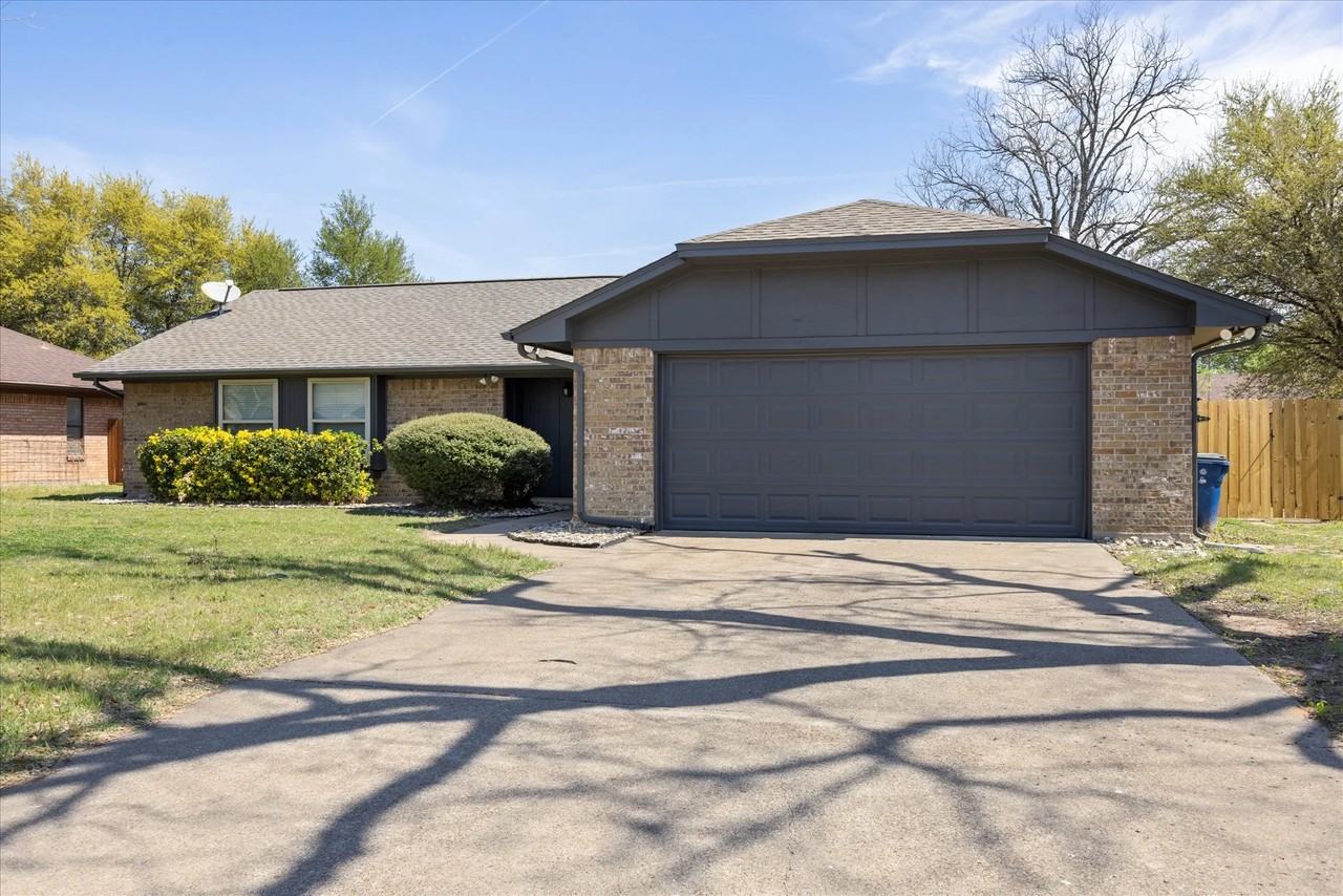 1111 Dove Hollow Rd - Photo 2 of 20