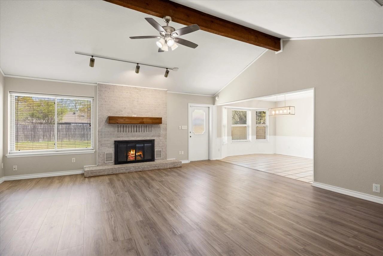 1111 Dove Hollow Rd - Photo 3 of 20