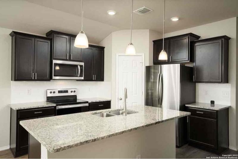 2402 Corradino St - Photo 5 of 13