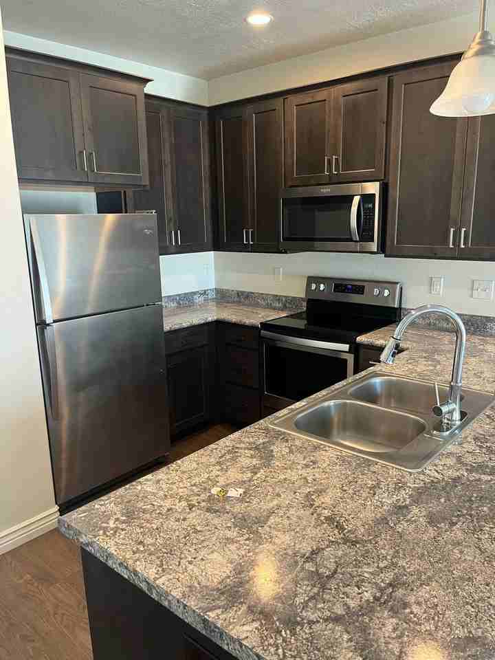 1760 S 750 E - Photo 4 of 20