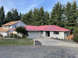 featured image of 8938 49th Ct Ne