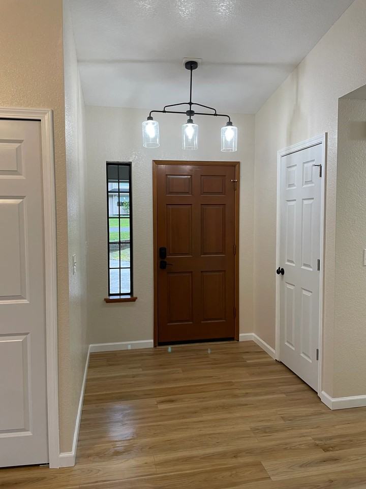 8938 49th Ct Ne - Photo 2 of 19