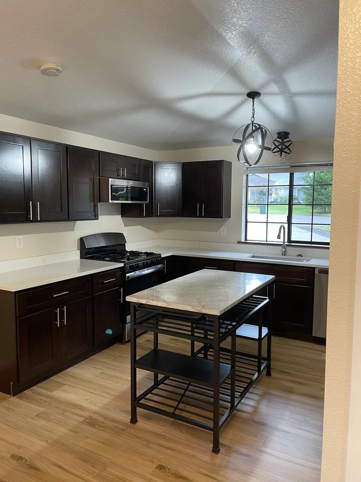 8938 49th Ct Ne - Photo 6 of 19