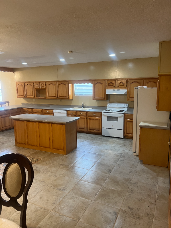 19659 Young St - Photo 7 of 26