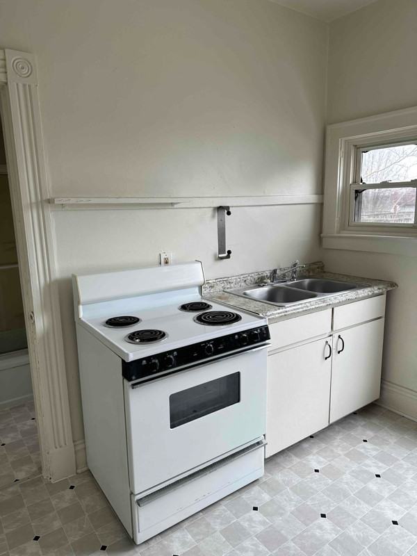 311 N Van Buren St - Photo 5 of 10