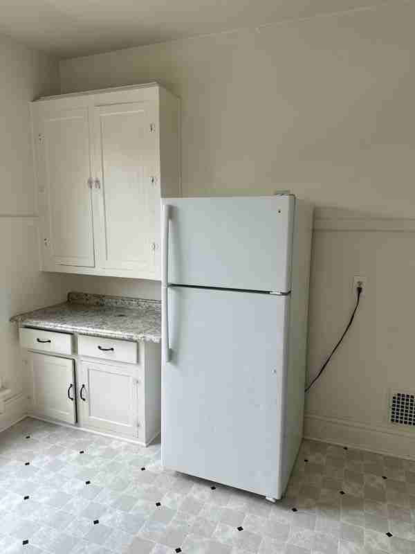 311 N Van Buren St - Photo 6 of 10