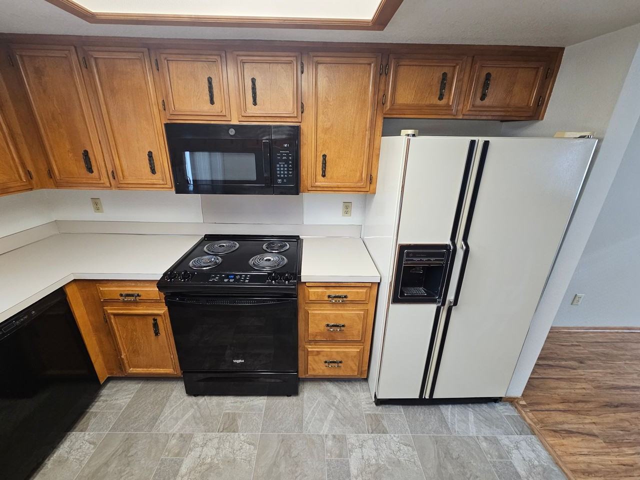 855 Fran St Se - Photo 7 of 24