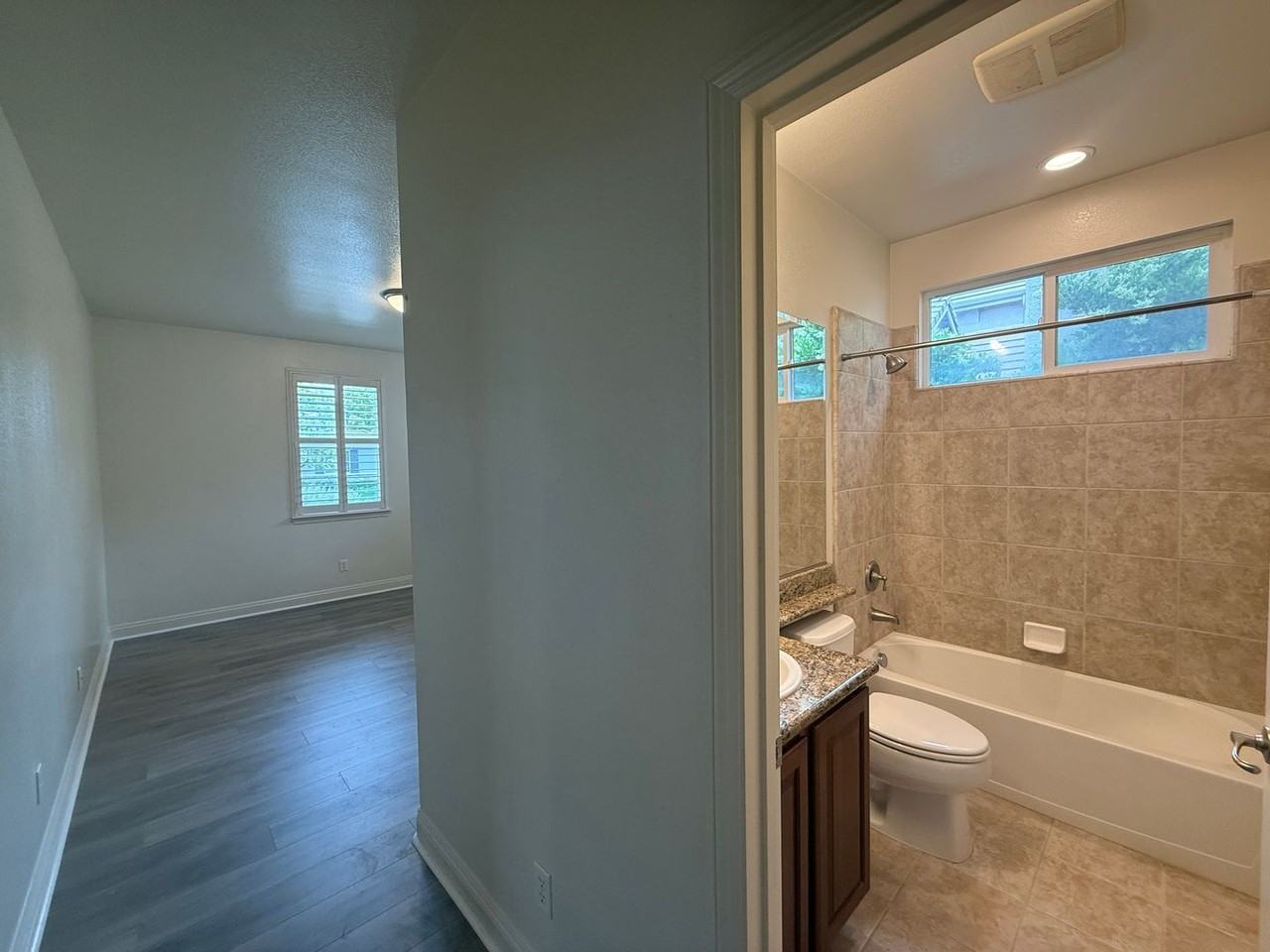 4221 Anatolia Dr - Photo 4 of 28