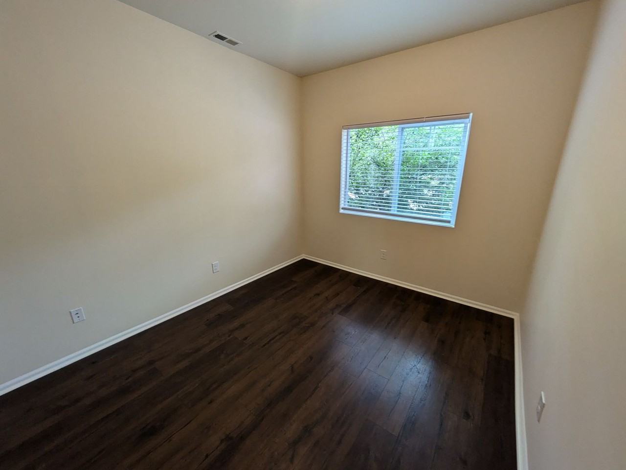 3100 Eagle Loop Ne - Photo 2 of 16