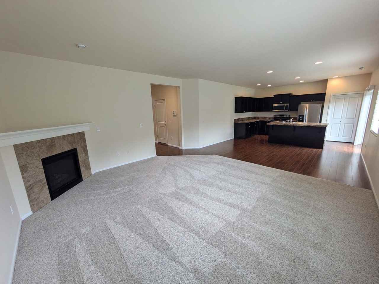 3100 Eagle Loop Ne - Photo 4 of 16