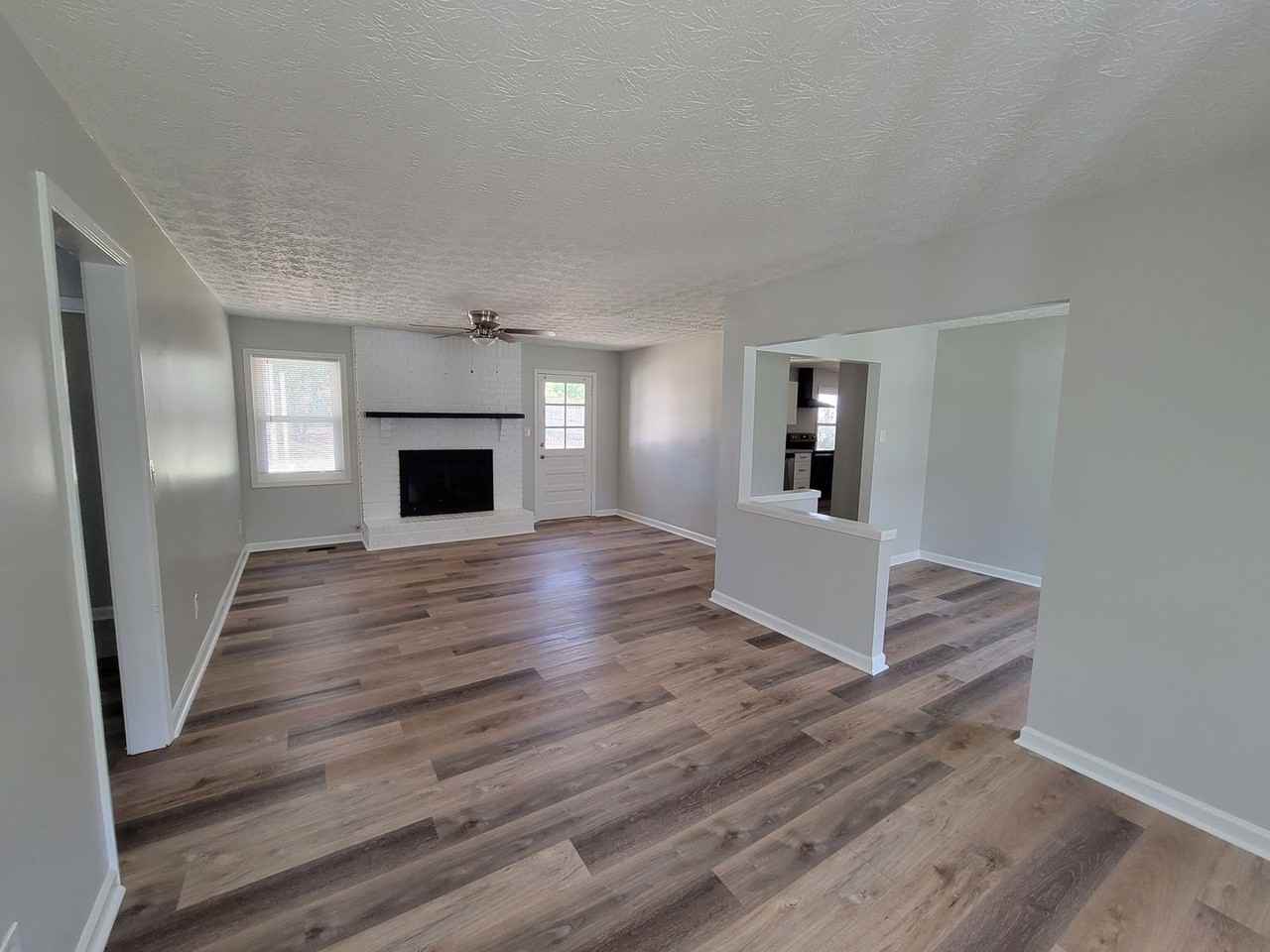 2392 Shire Ct - Photo 3 of 24