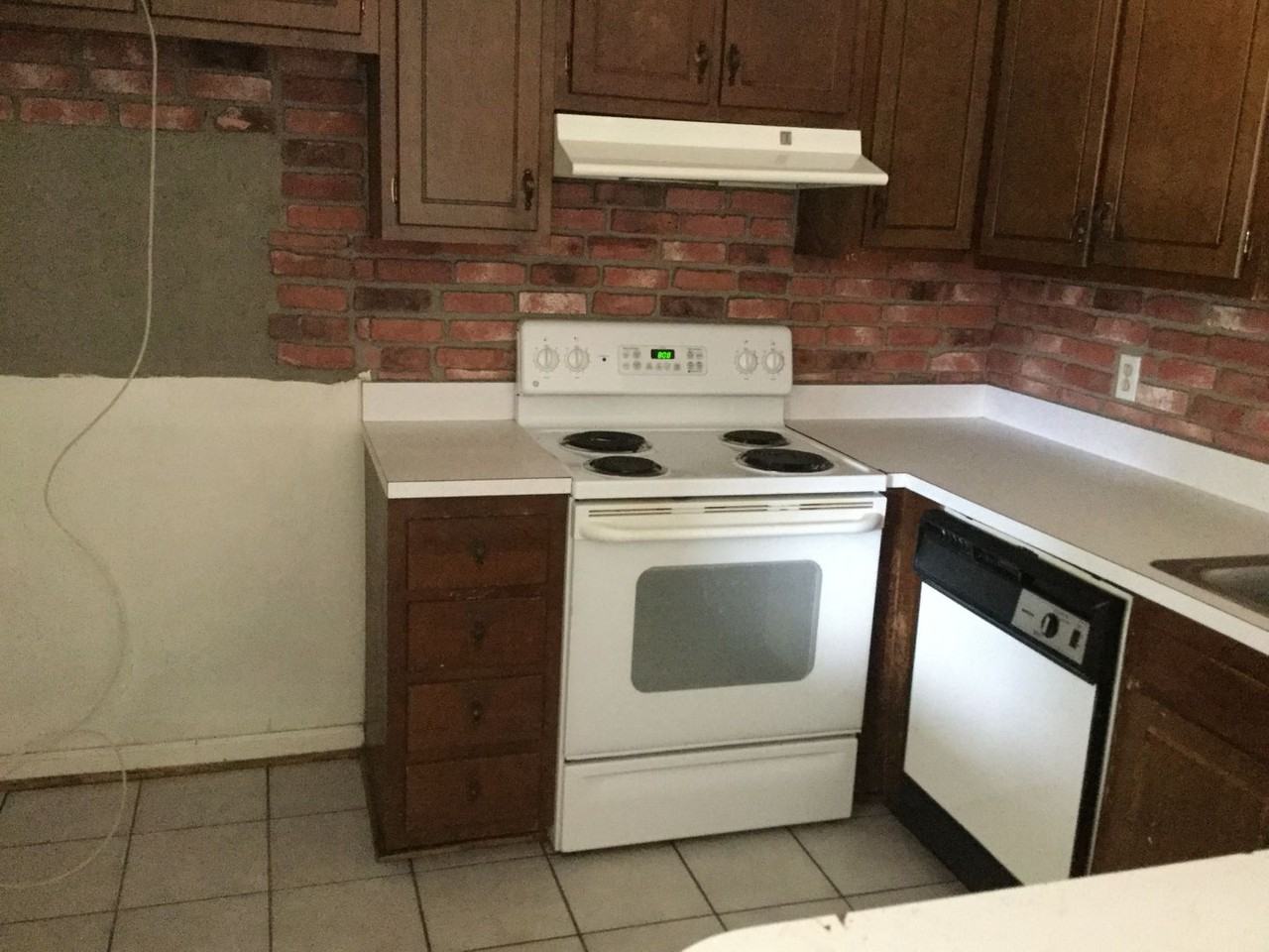 4433 Bennett Ln - Photo 3 of 9