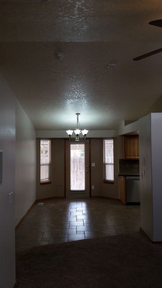 905 Amethyst Way - Photo 4 of 17