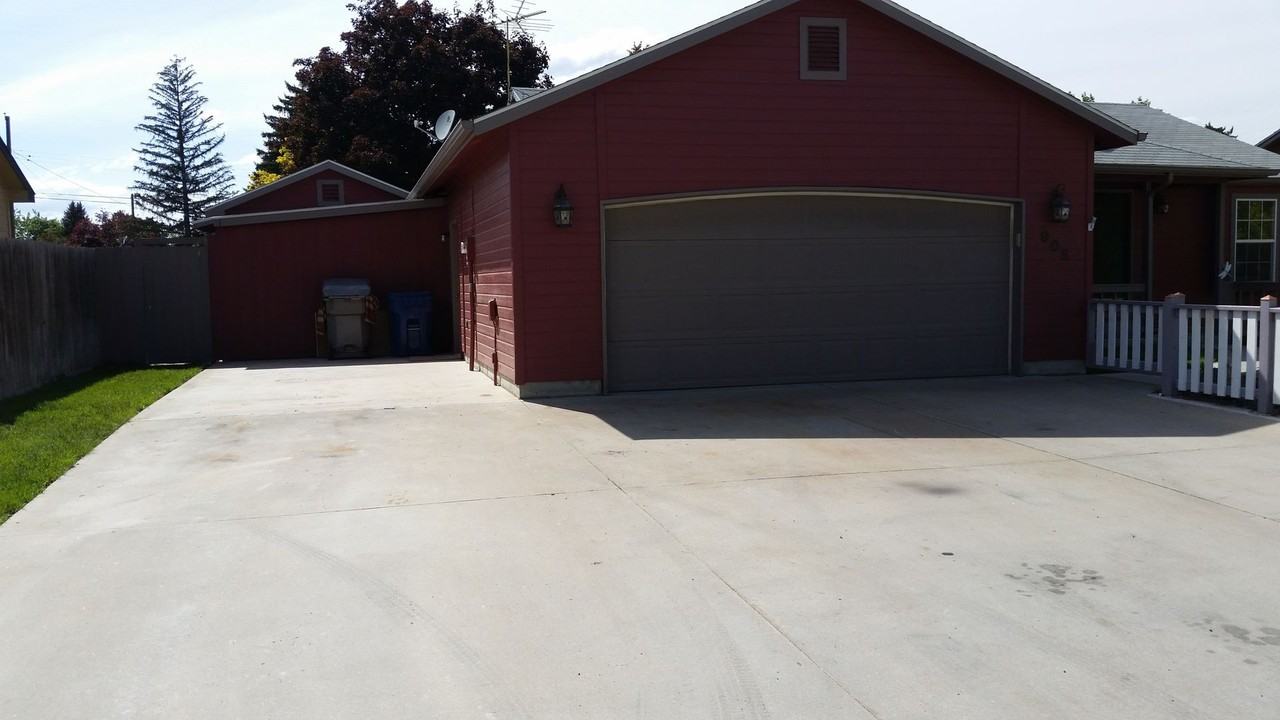 905 Amethyst Way - Photo 3 of 21