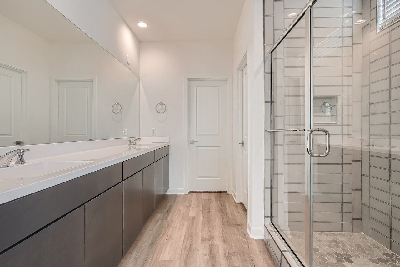 15550 S 181st Ln #1 - Photo 6 of 10