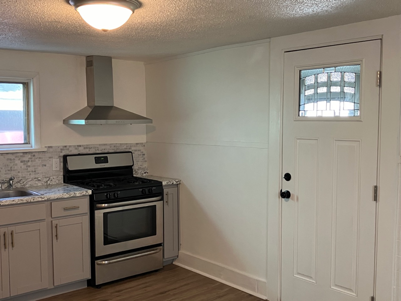 1130 Blair Ave - Photo 5 of 14