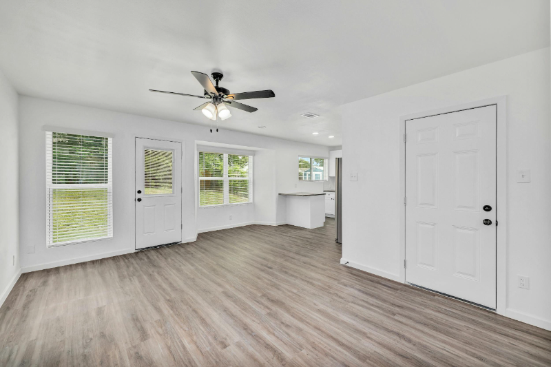 6506 King George Dr - Photo 2 of 20