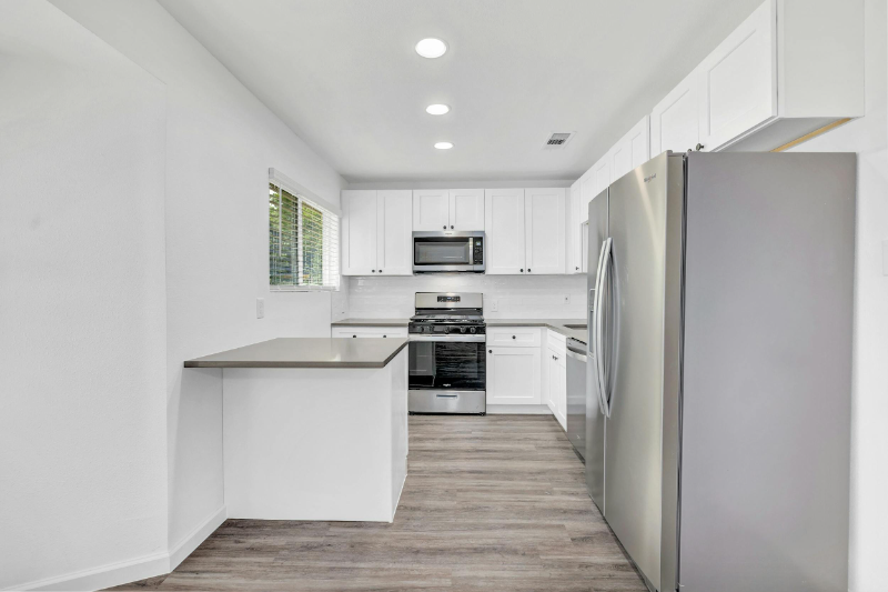 6506 King George Dr - Photo 7 of 20