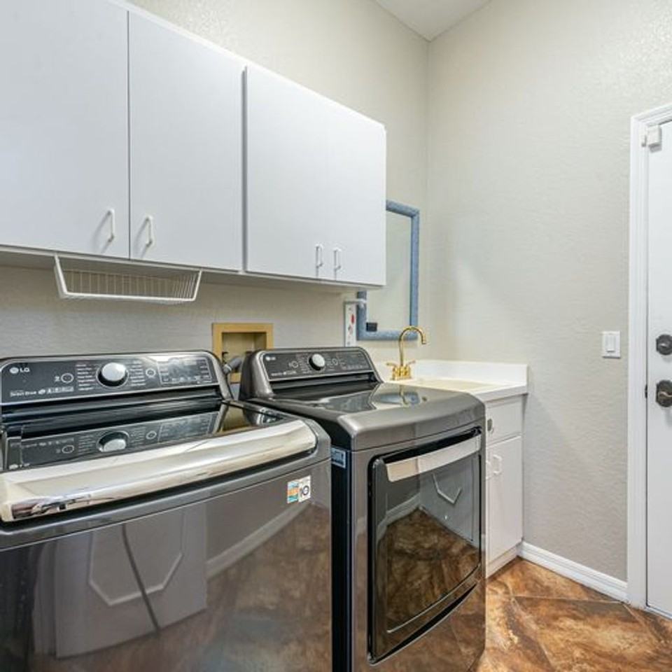 3902 Hidden Spring Pl - Photo 3 of 31