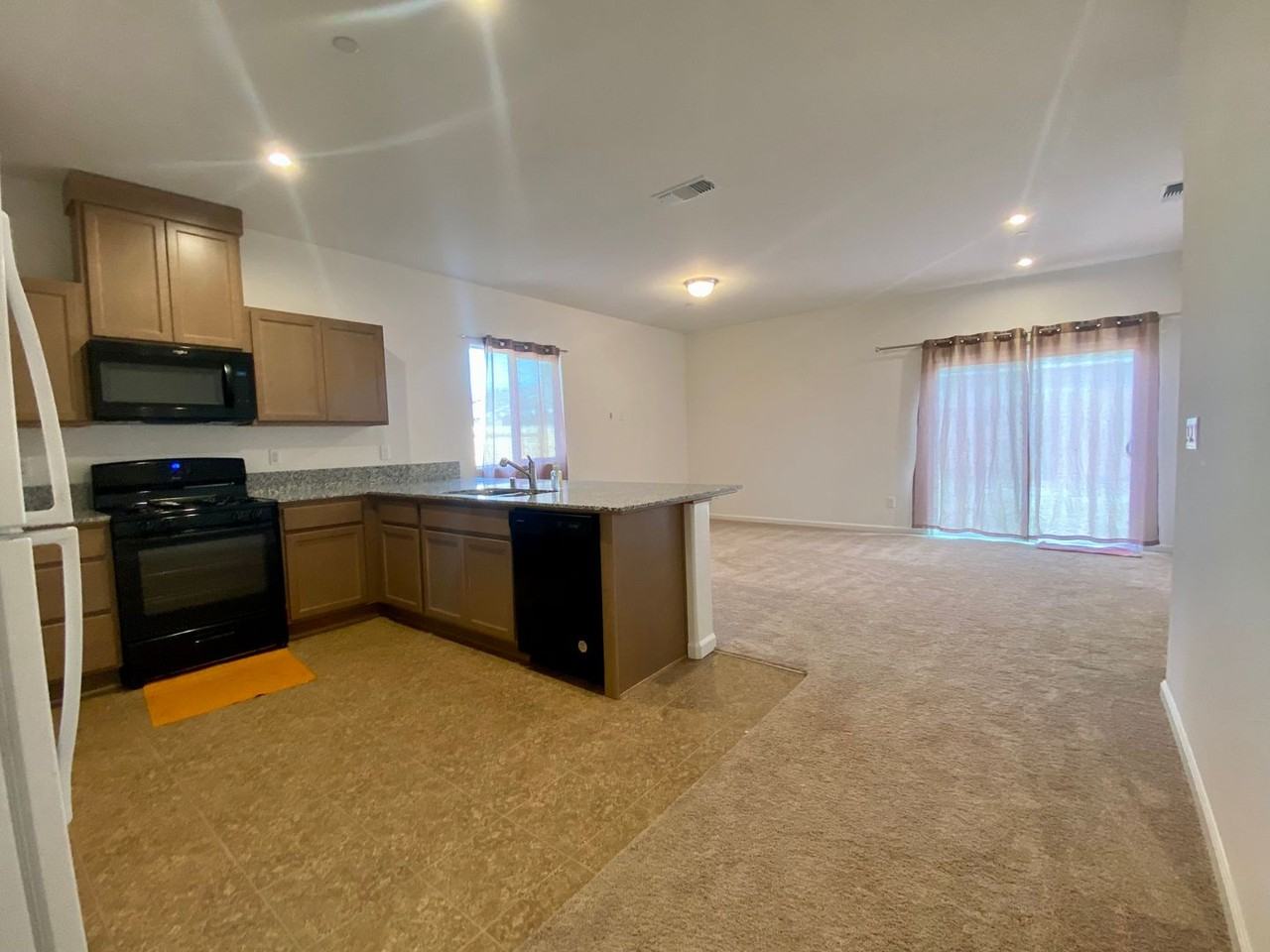 152 Trevor St - Photo 3 of 17